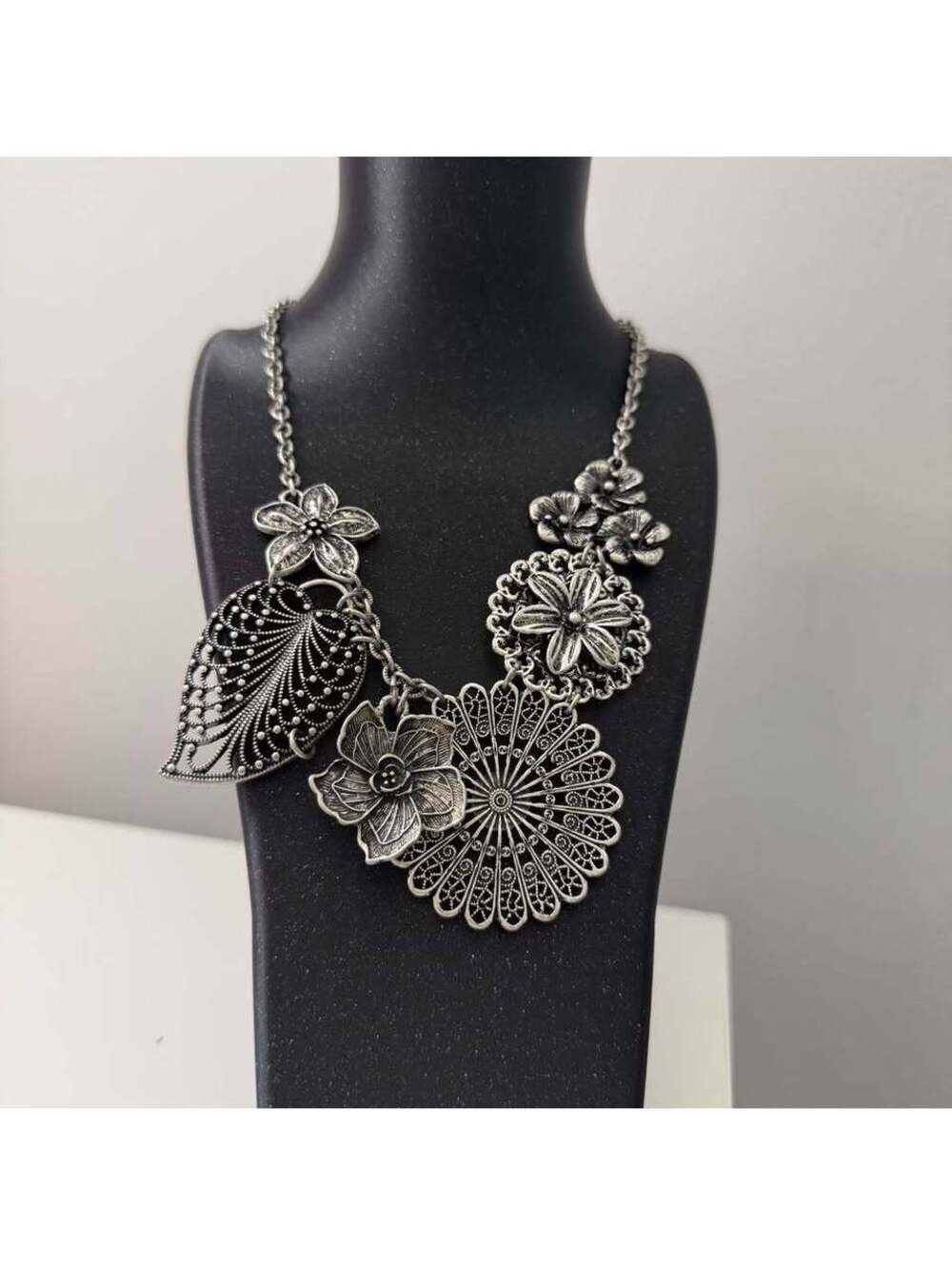 Premier Designs Silver Botanical Floral Statement Bib Necklace Adjustable